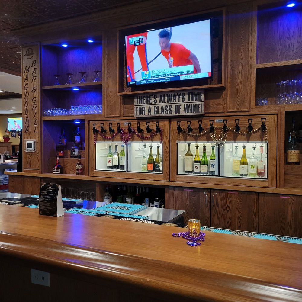 Magnolia Bar And Grill-3